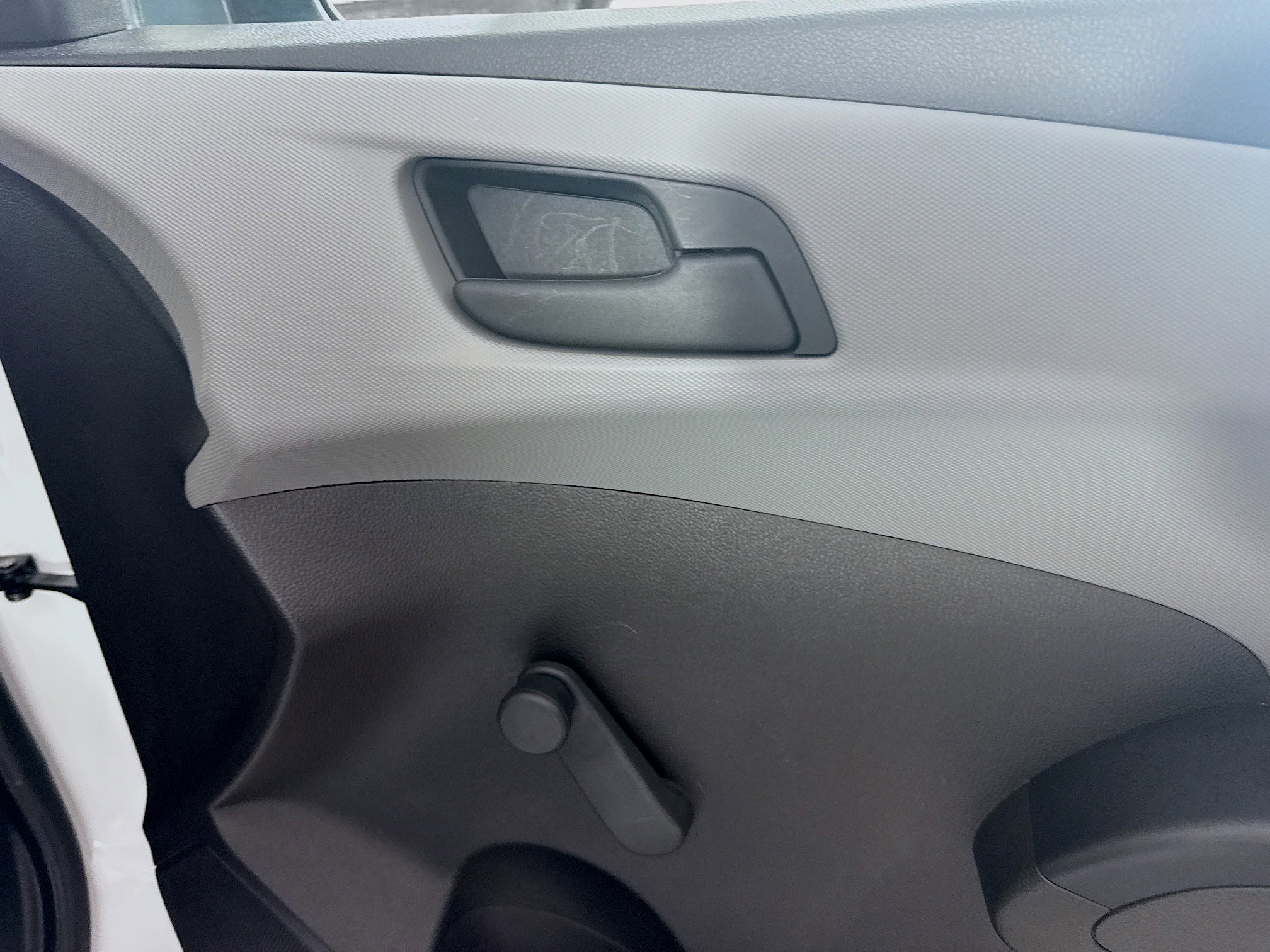 Used 2020 Chevrolet Sonic LT image 31