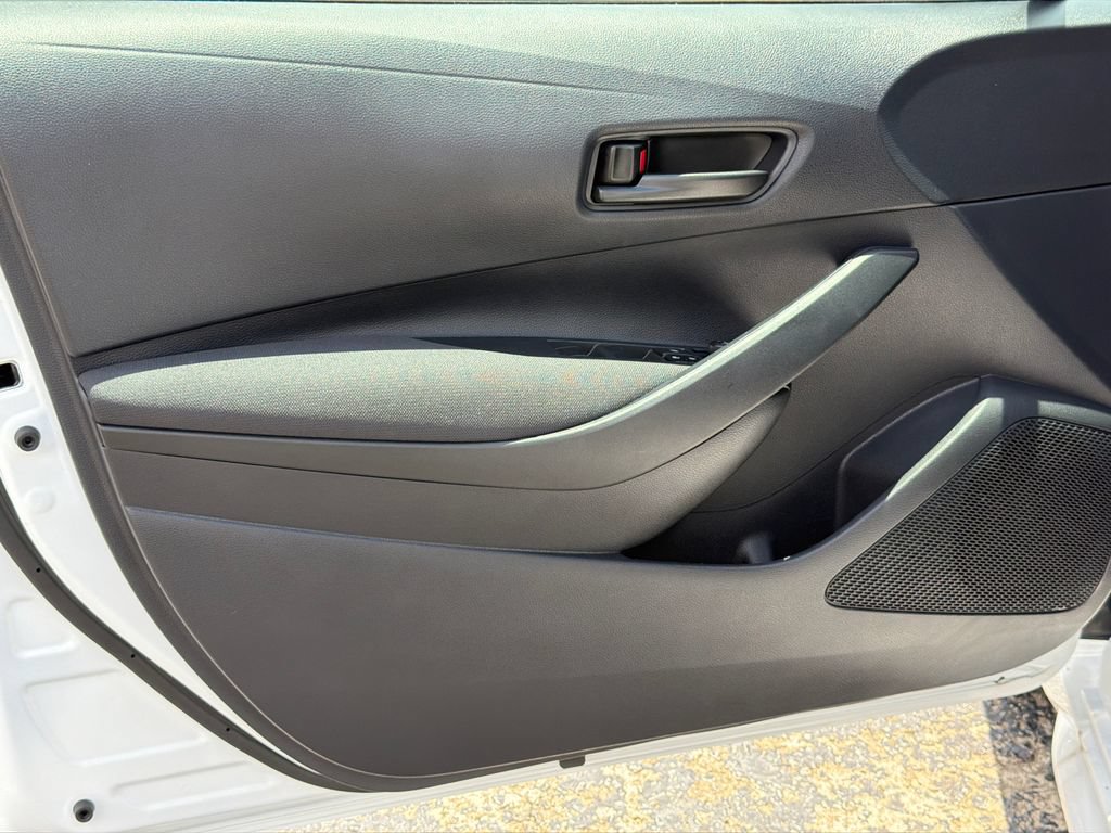 Used 2026 Toyota Corolla LE FWD image 12