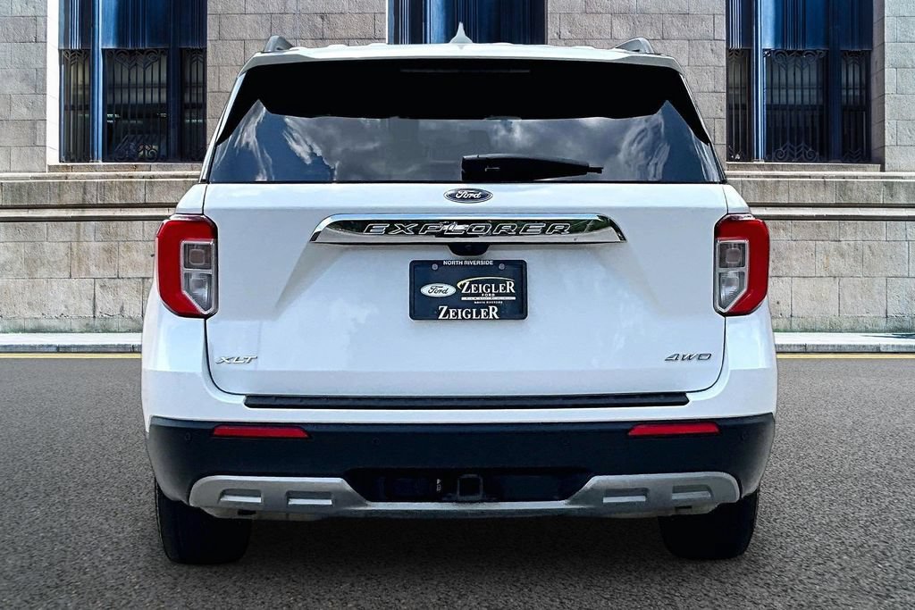 Certified 2023 Ford Explorer XLT w/ Equipment Group 202A AWD/4WD image 4