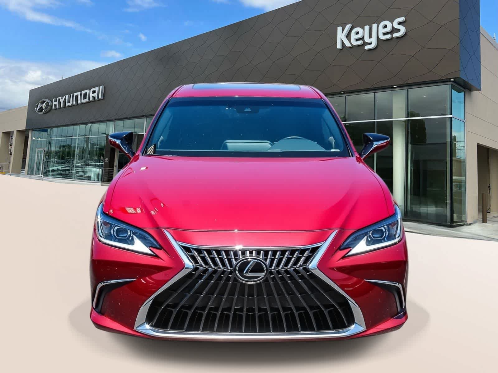 Used 2025 Lexus ES 300h w/ Premium Package FWD image 2