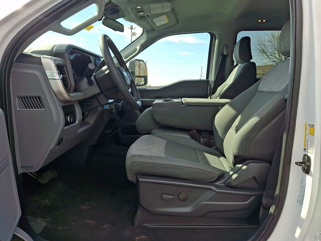 Used 2025 Ford F250 XLT image 13