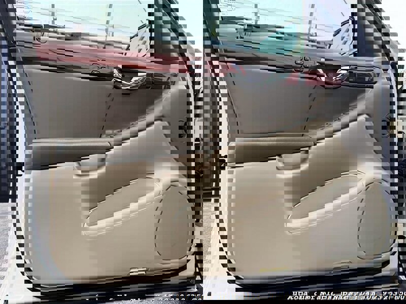 Used 2001 Cadillac De Ville w/ Comfort/Convenience Pkg image 20