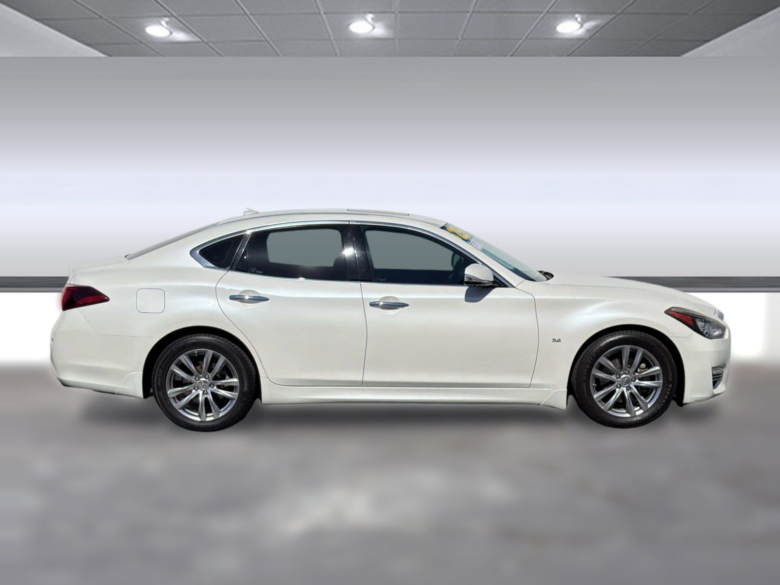 Used 2019 INFINITI Q70 Luxe RWD image 7