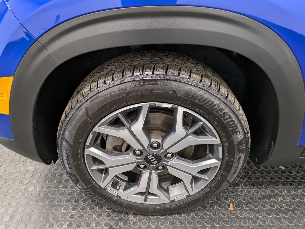 Used 2021 Kia Seltos EX image 7