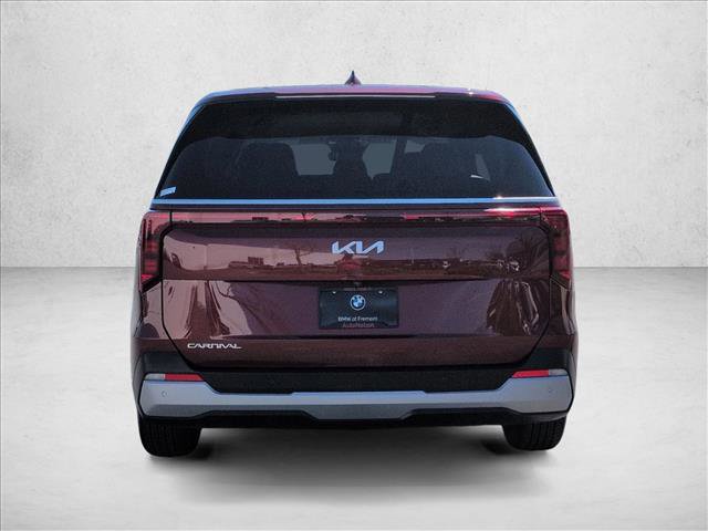Used 2025 Kia Carnival image 7