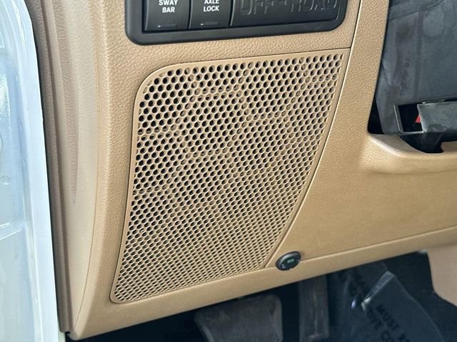 Used 2016 Jeep Wrangler Unlimited Rubicon w/ Connectivity Group image 19