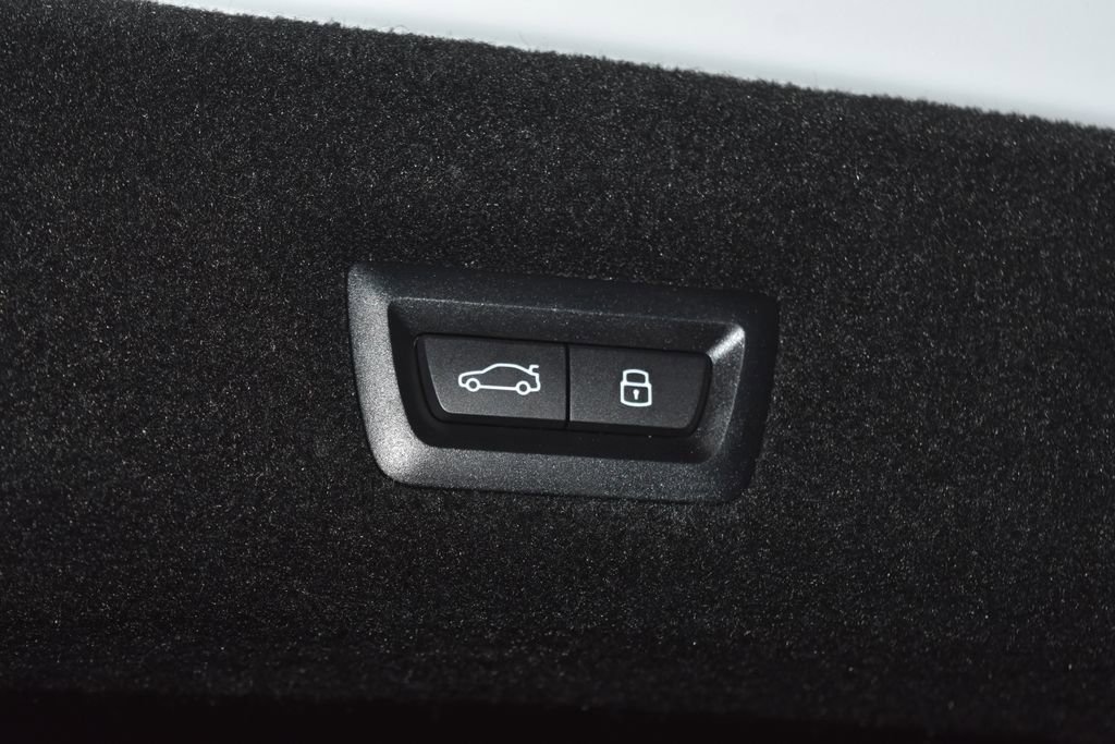 Used 2024 BMW i7 eDrive50 image 30