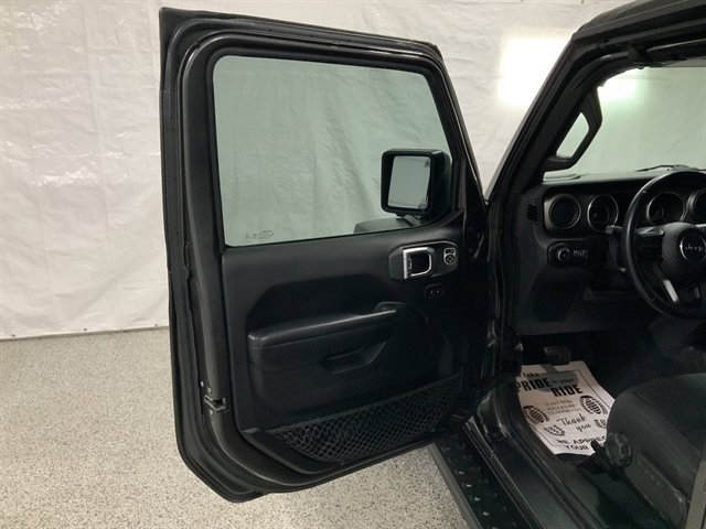 Used 2018 Jeep Wrangler Unlimited Sport S image 17
