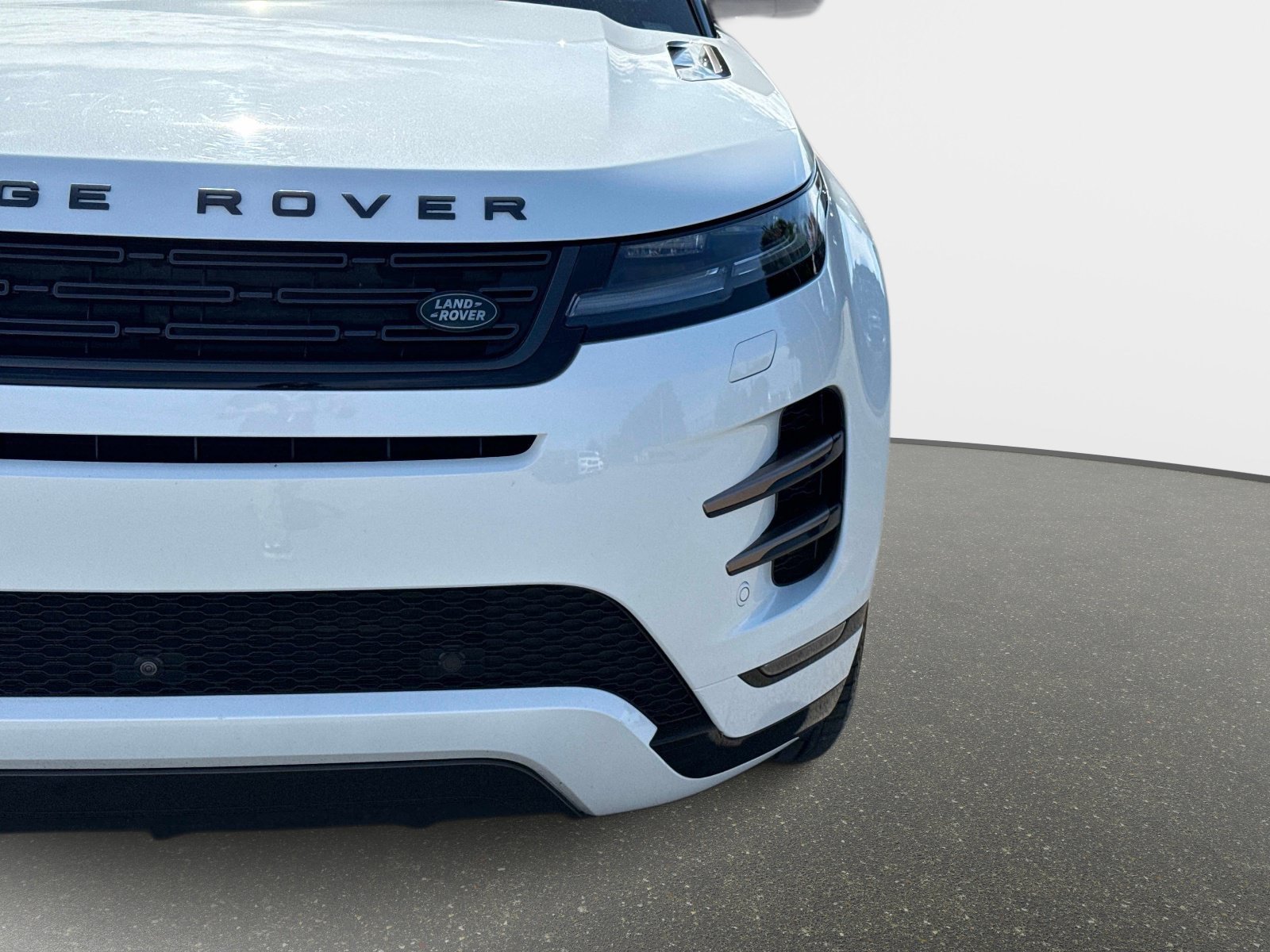 Used 2024 Land Rover Range Rover Evoque Dynamic SE AWD/4WD image 11
