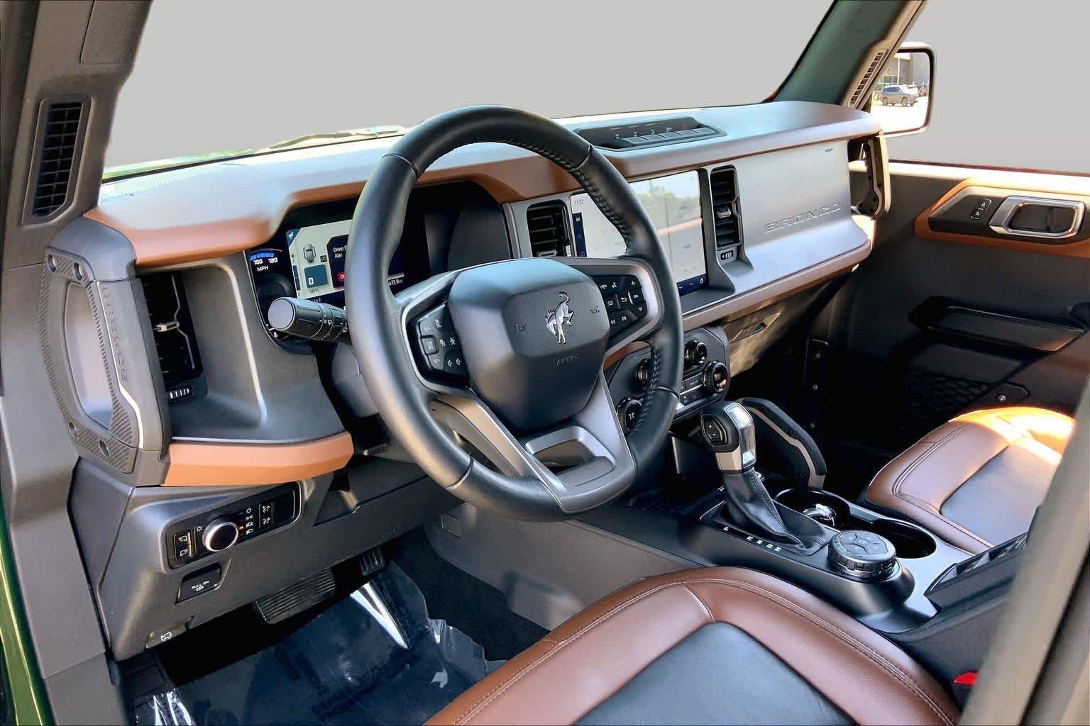 Used 2024 Ford Bronco Outer Banks AWD/4WD image 18
