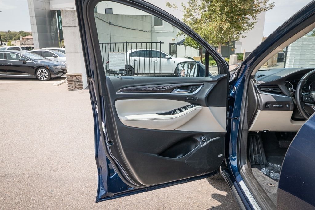 Used 2022 Buick Enclave Avenir w/ Avenir Technology Package image 13