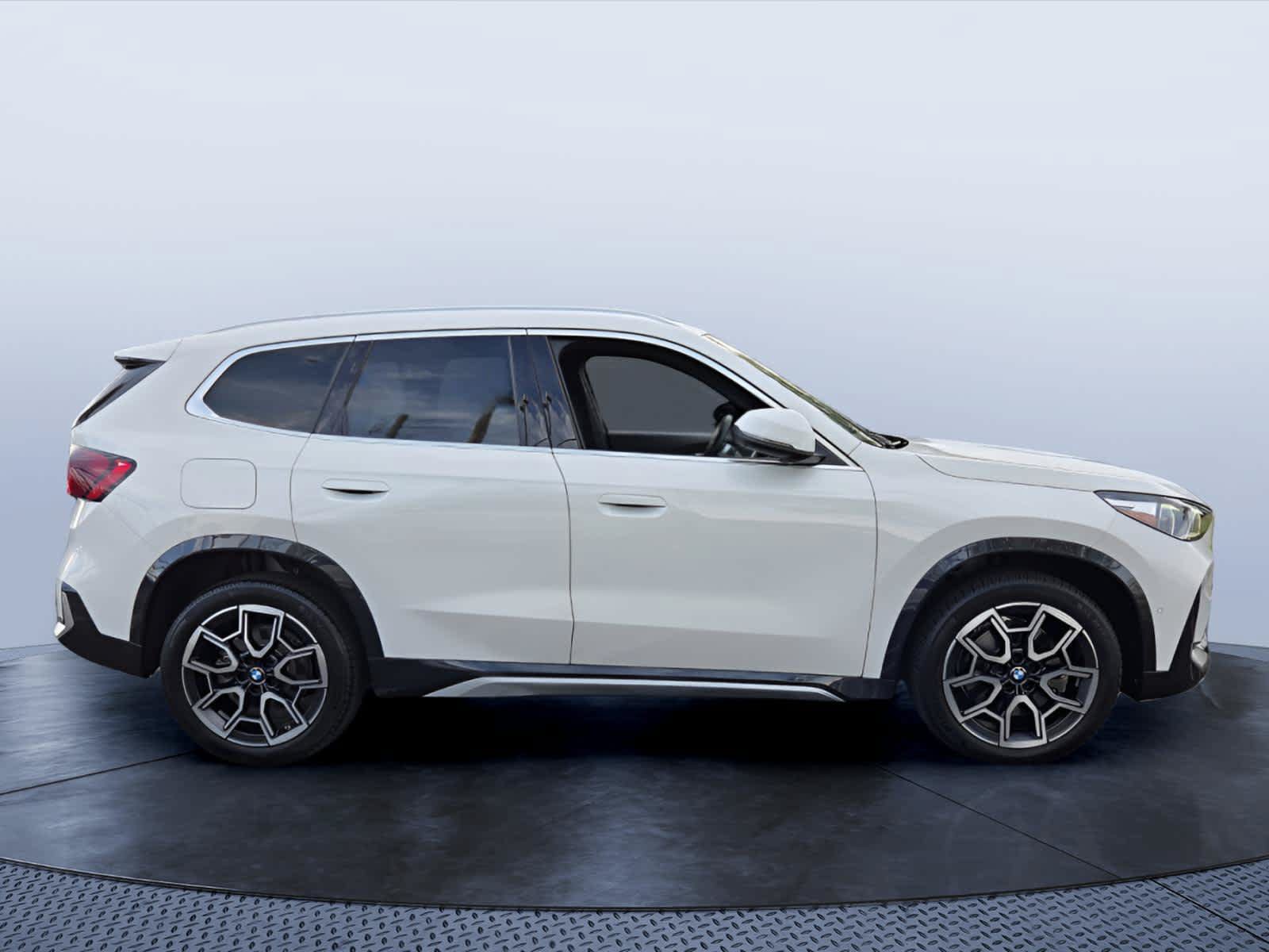 Certified 2026 BMW X1 xDrive28i w/ Technology Package AWD/4WD image 2