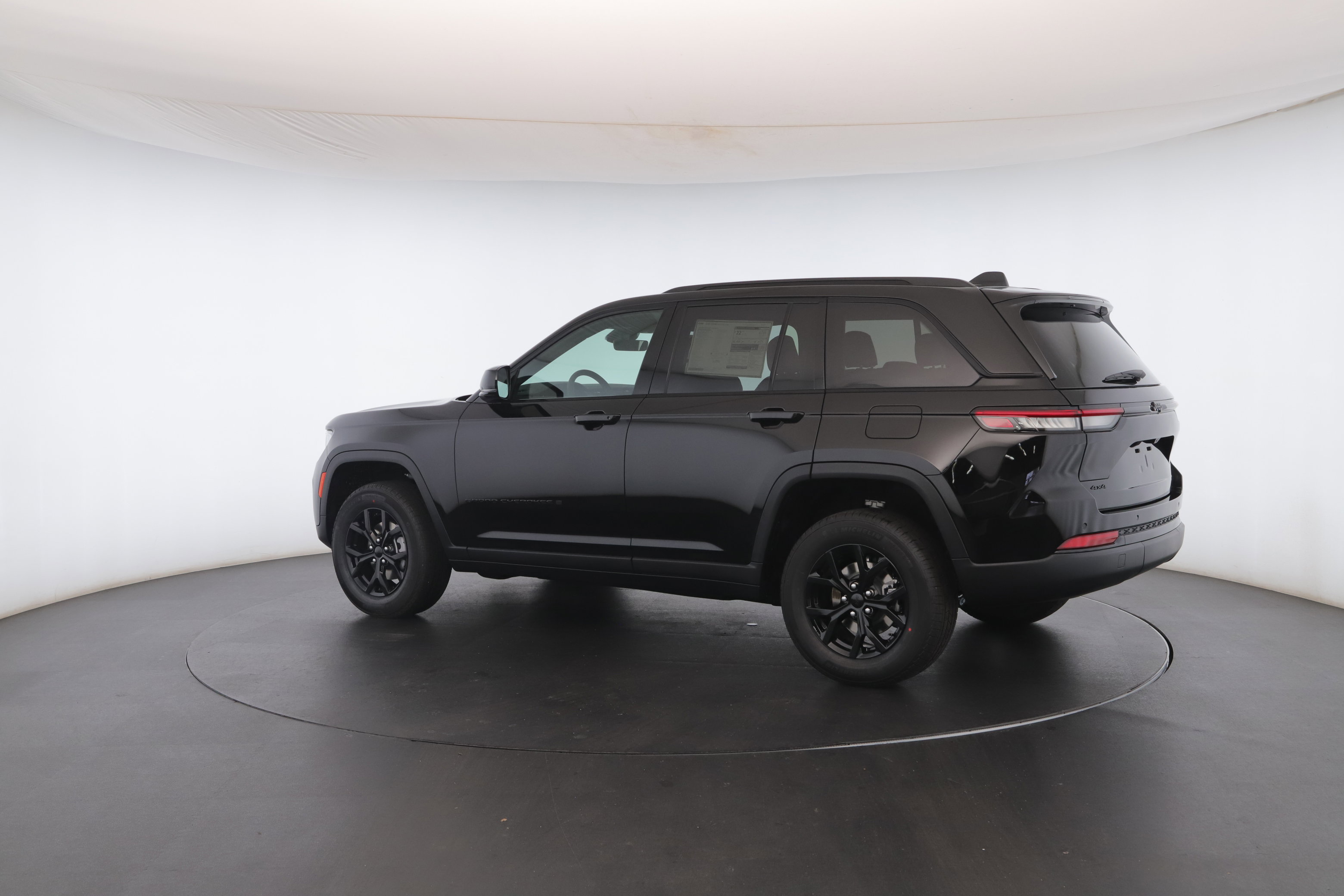 New 2025 Jeep Grand Cherokee Altitude image 22