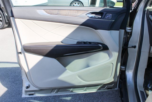 Used 2017 Lincoln MKC Reserve w/ Lincoln MKC Climate Package image 10