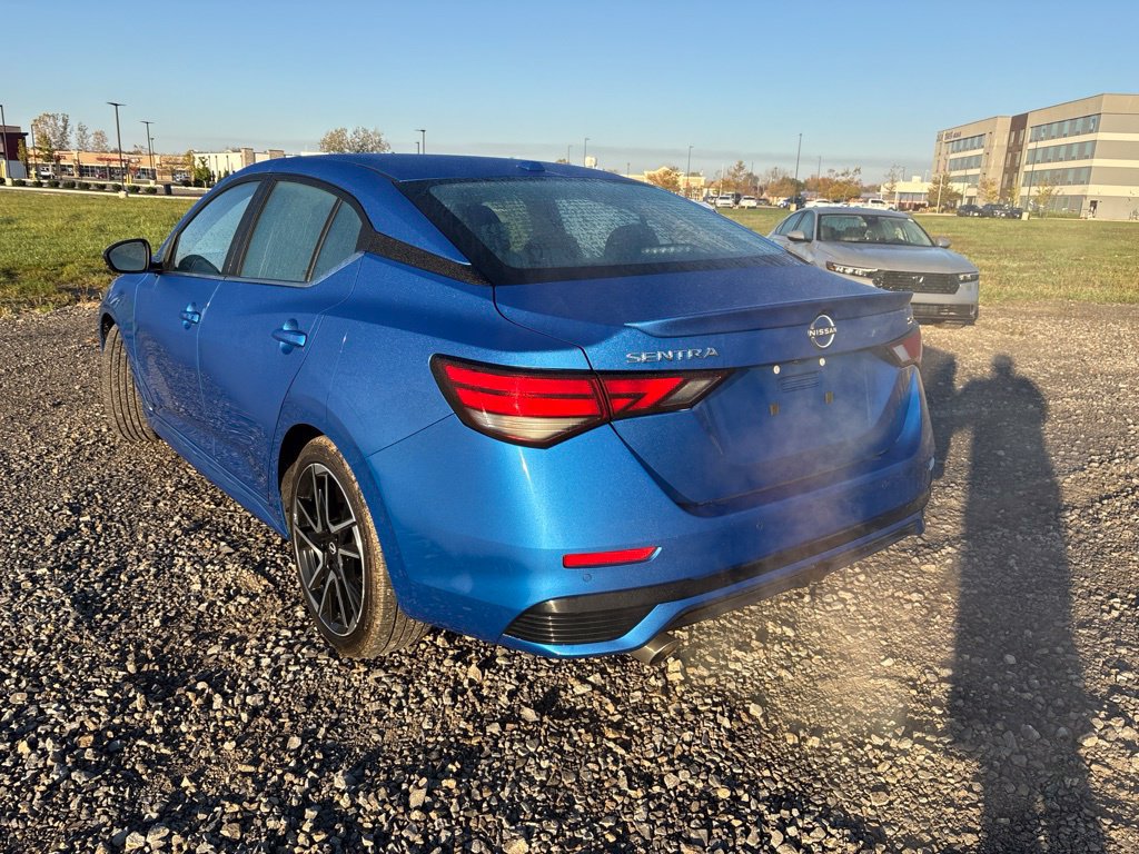 Used 2025 Nissan Sentra SR FWD image 7
