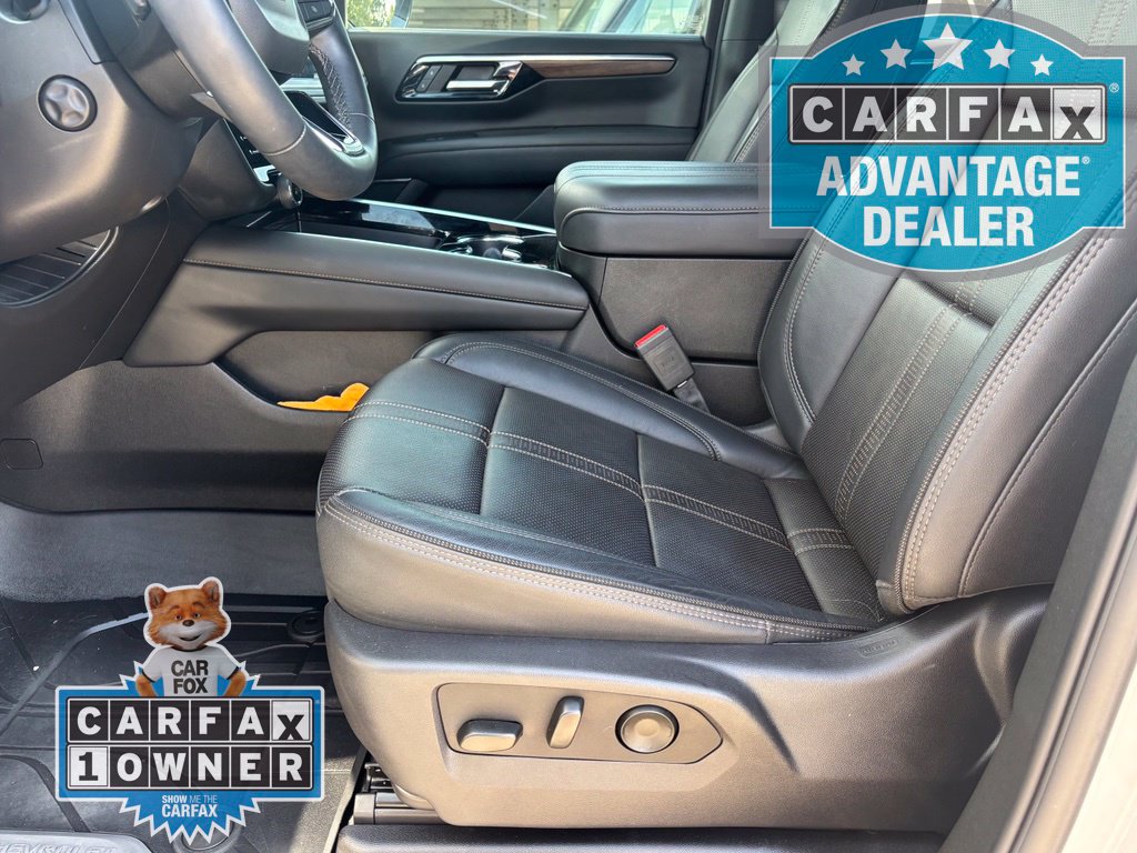 Used 2025 Chevrolet Suburban High Country AWD/4WD image 18