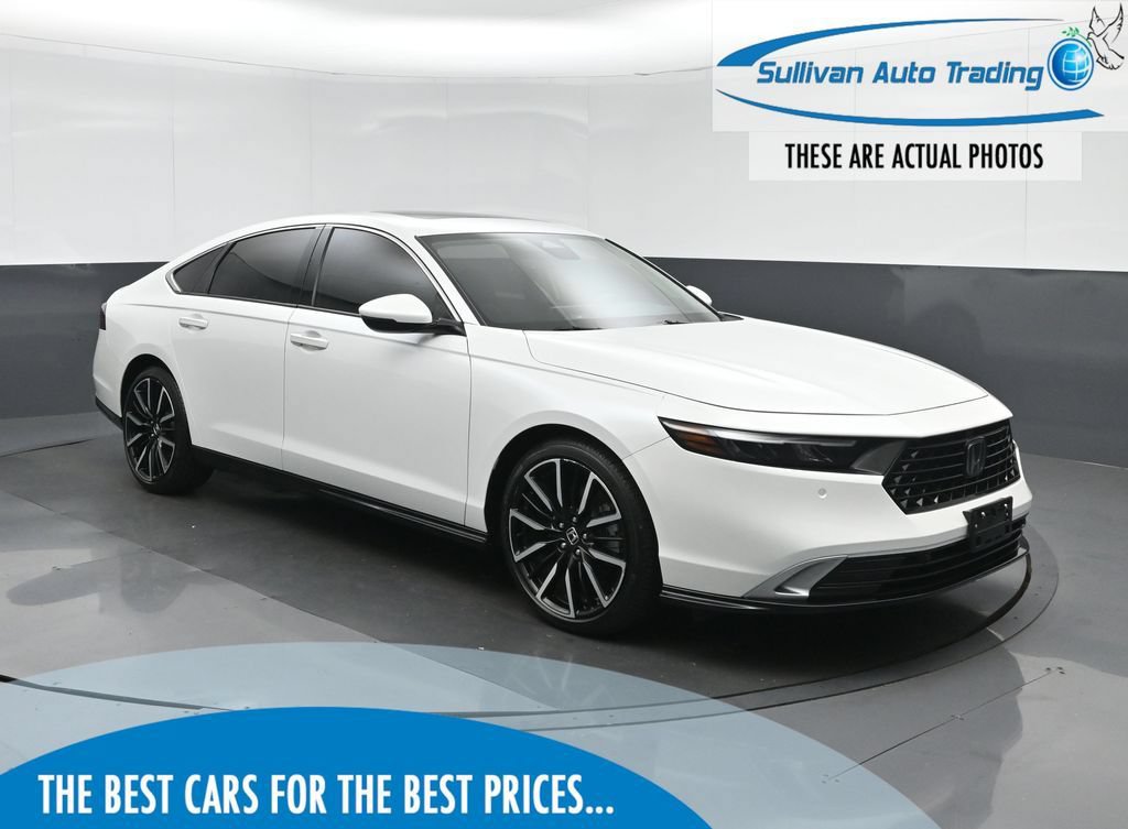 Used 2023 Honda Accord Touring image 1