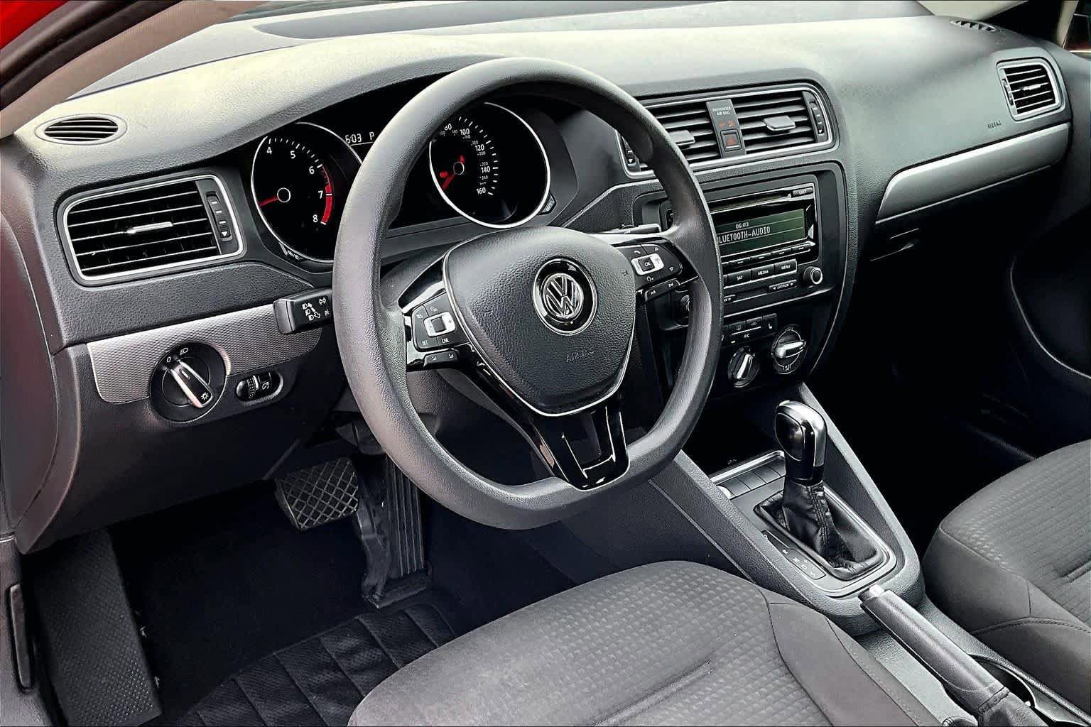 Used 2015 Volkswagen Jetta SE FWD image 17