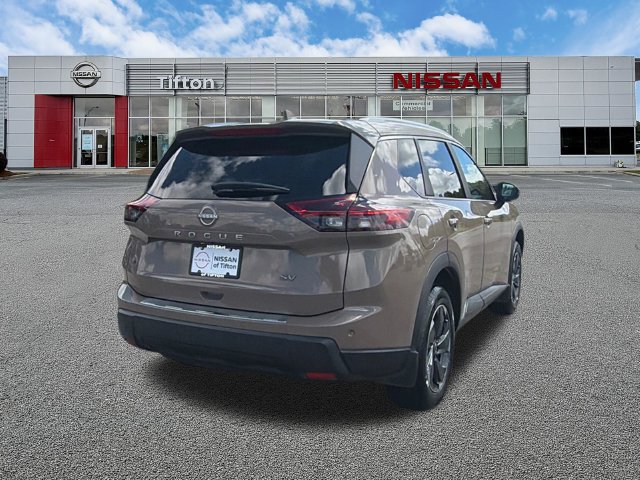 Used 2024 Nissan Rogue SV w/ SV Premium Package FWD image 7