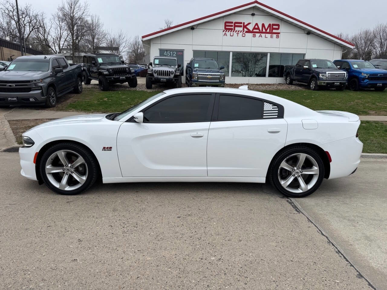 Used 2018 Dodge Charger R/T image 2