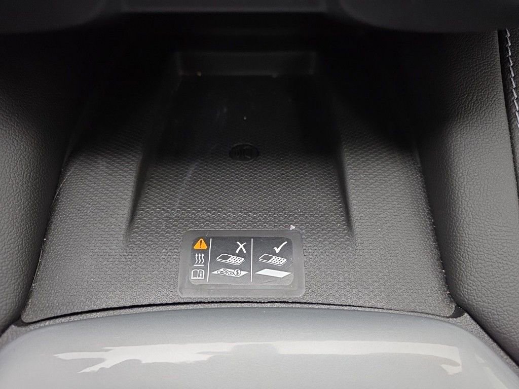 Certified 2023 Chevrolet Blazer LT w/ Convenience Package image 40