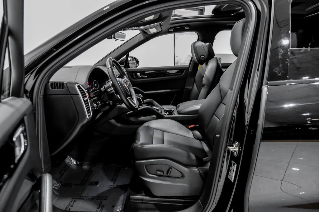 Used 2023 Porsche Cayenne image 7