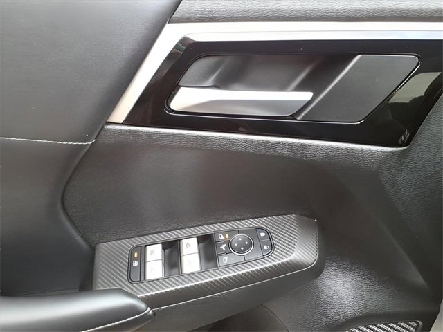 Used 2024 Mitsubishi Outlander SE image 11