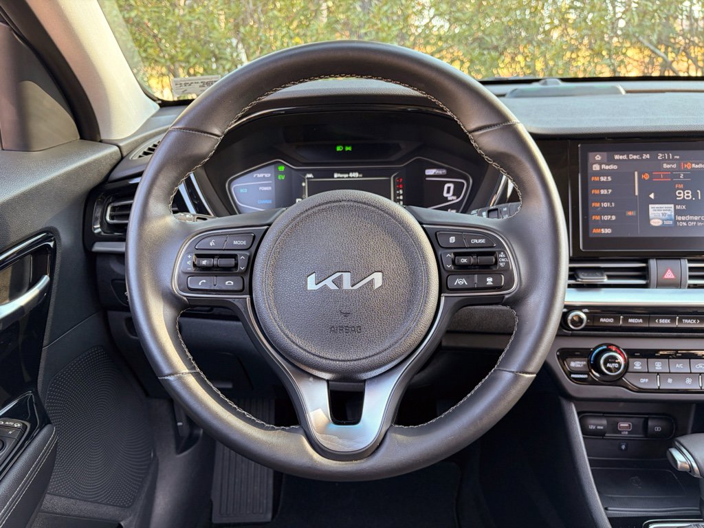 Used 2022 Kia Niro EX image 9