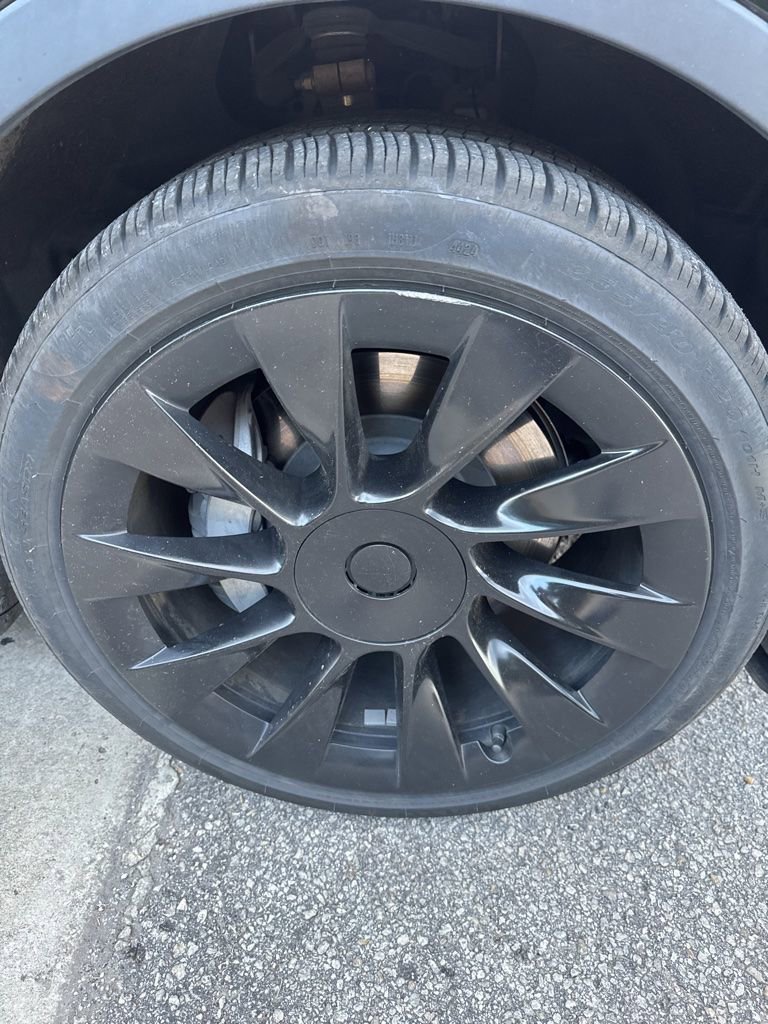 Used 2021 Tesla Model Y Long Range AWD/4WD image 7