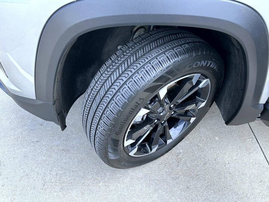 Used 2025 Chevrolet Equinox RS w/ Safety and Technology Package AWD/4WD image 23