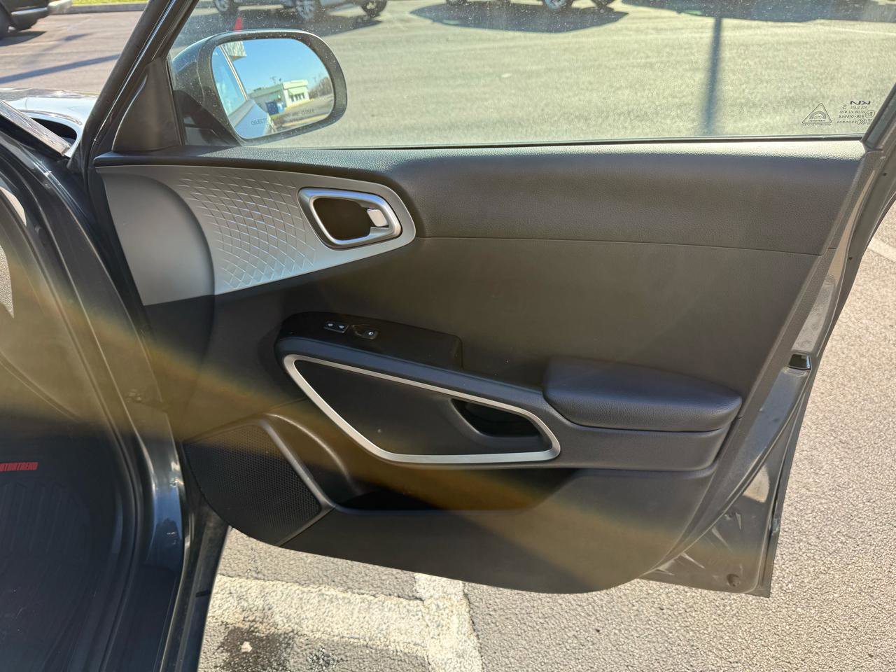 Used 2021 Kia Soul LX image 19