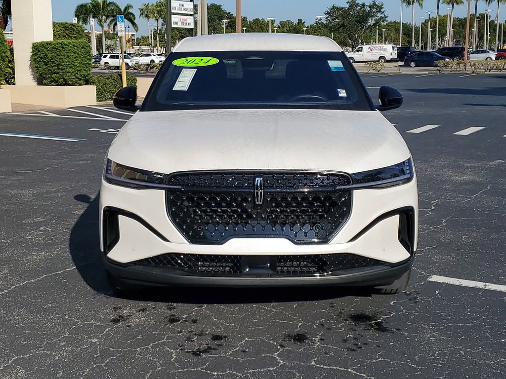 Used 2024 Lincoln Nautilus Premier w/ Jet Appearance Package image 10