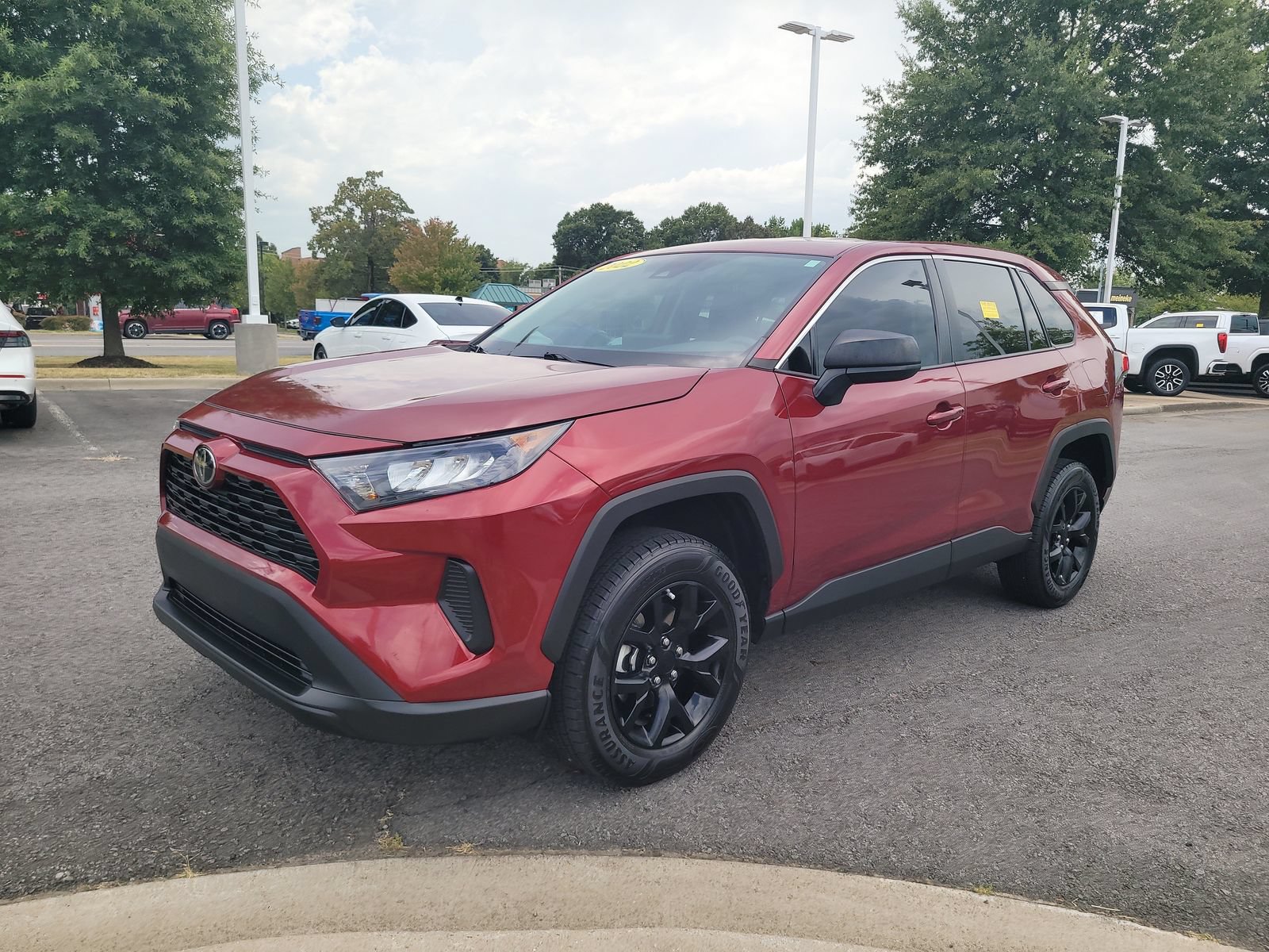 Used 2022 Toyota RAV4 LE AWD/4WD image 7