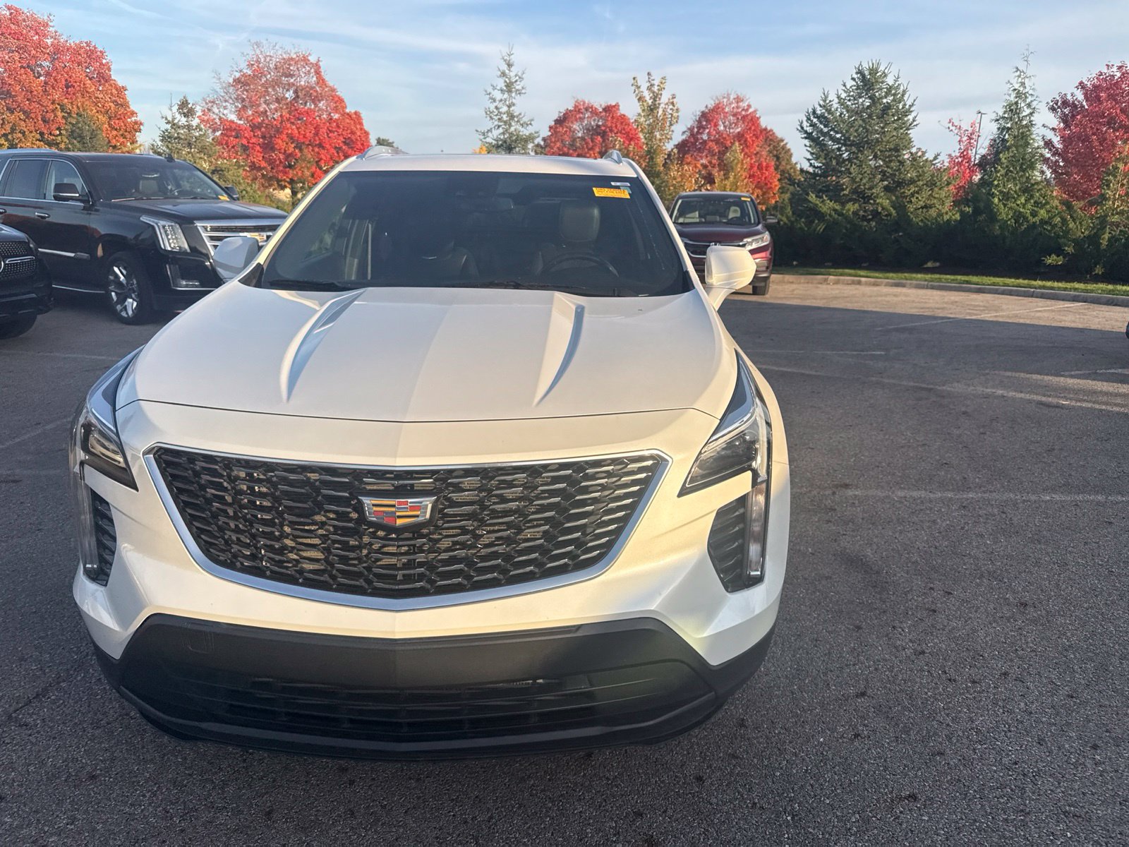 Used 2022 Cadillac XT4 Luxury w/ Cold Weather Package AWD/4WD image 2