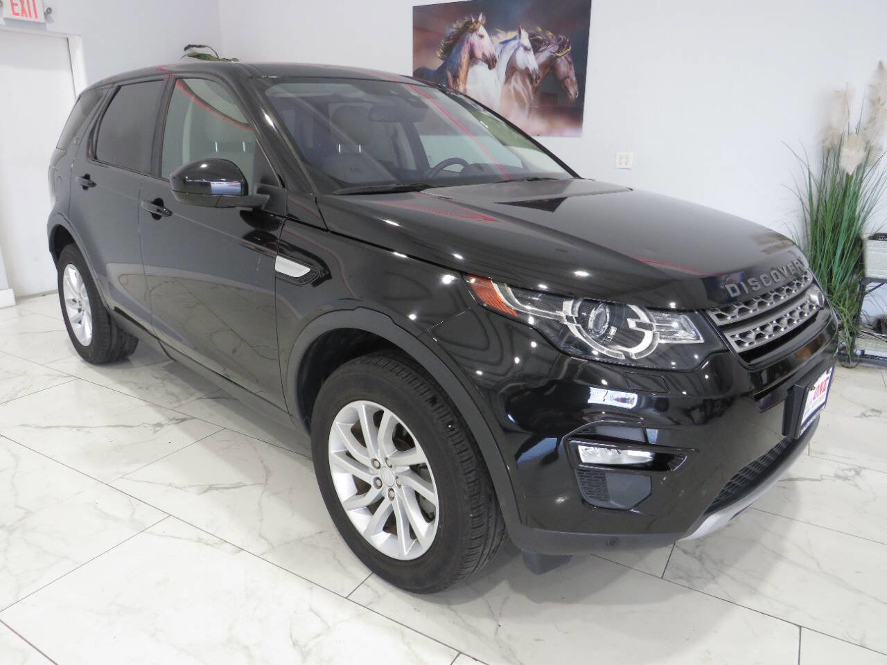 Used 2019 Land Rover Discovery Sport AWD/4WD image 2