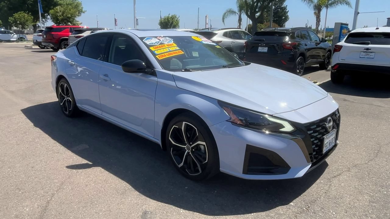 Used 2023 Nissan Altima 2.5 SR w/ SR Premium Package FWD image 1