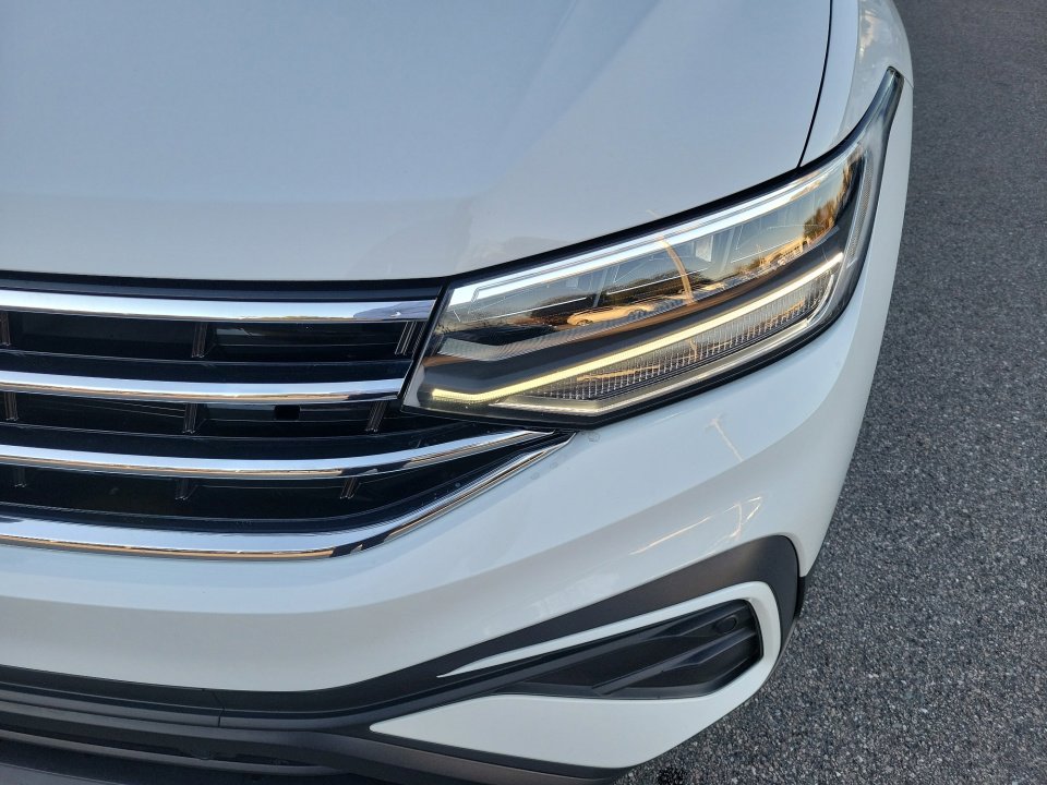 Certified 2022 Volkswagen Tiguan SE image 29