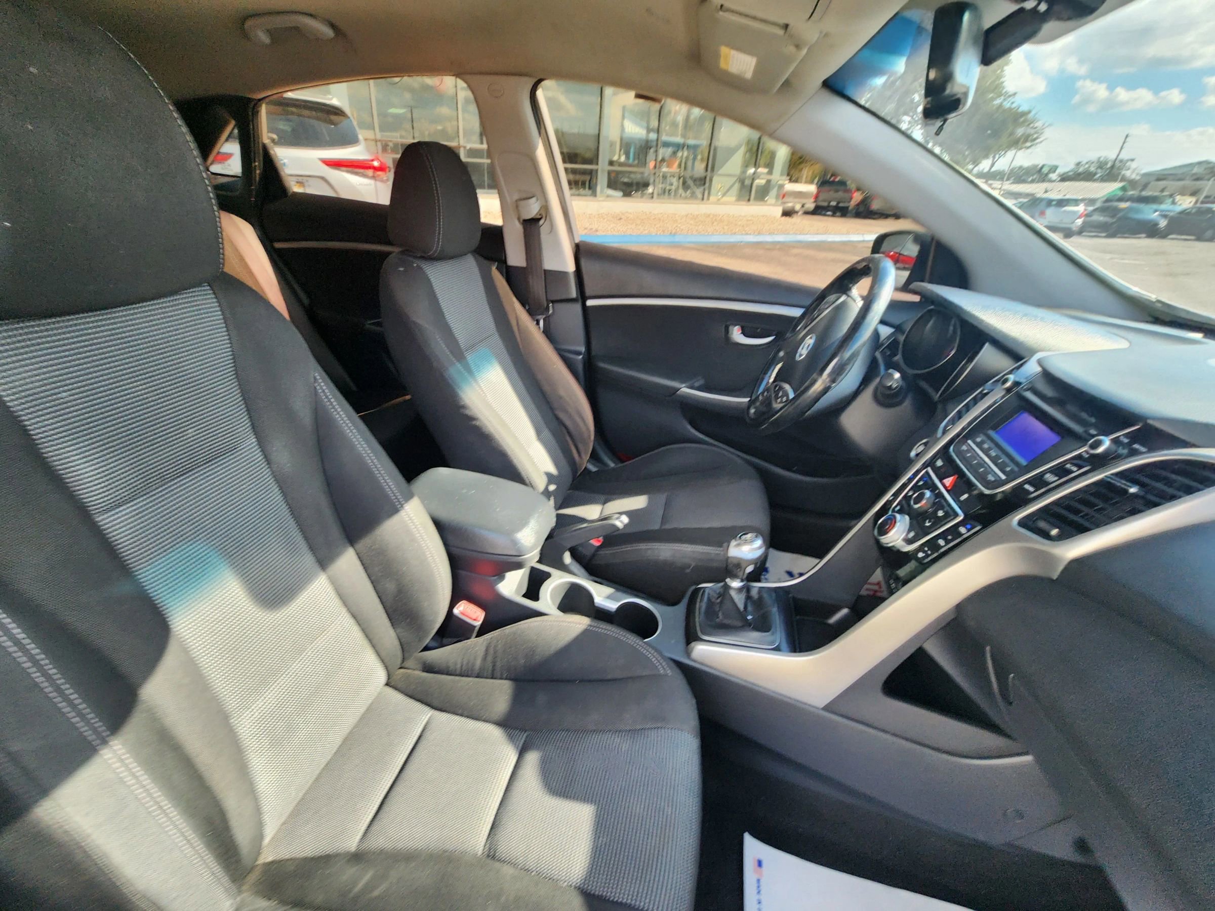 Used 2013 Hyundai Elantra GT w/ Touch & Go Pkg image 10