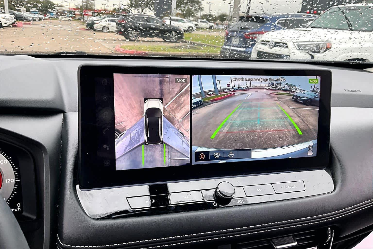 Used 2025 Nissan Rogue SL w/ Tech Package FWD image 26