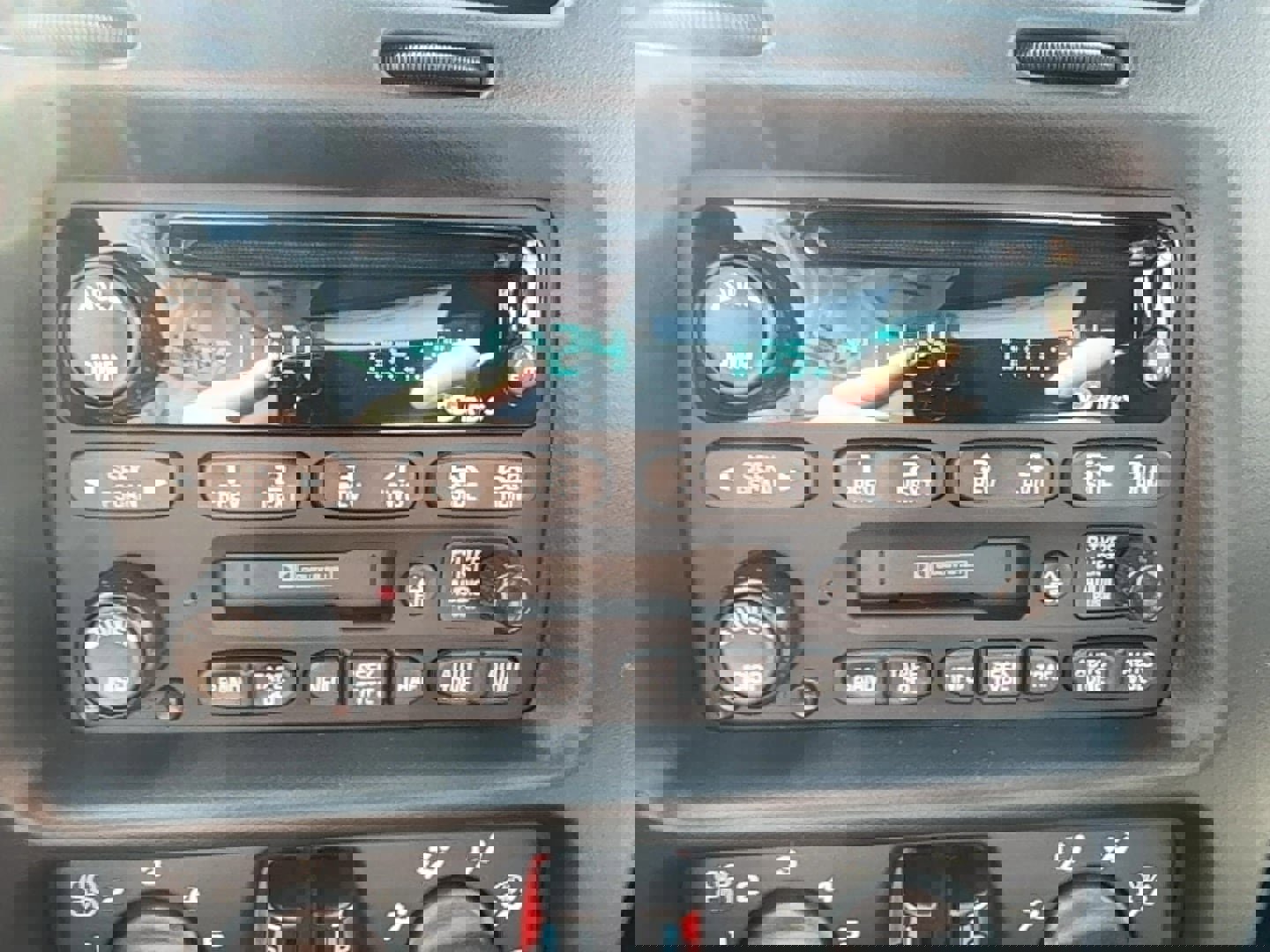 Used 2002 Chevrolet Monte Carlo SS w/ Preferred Equipment Group FWD image 40