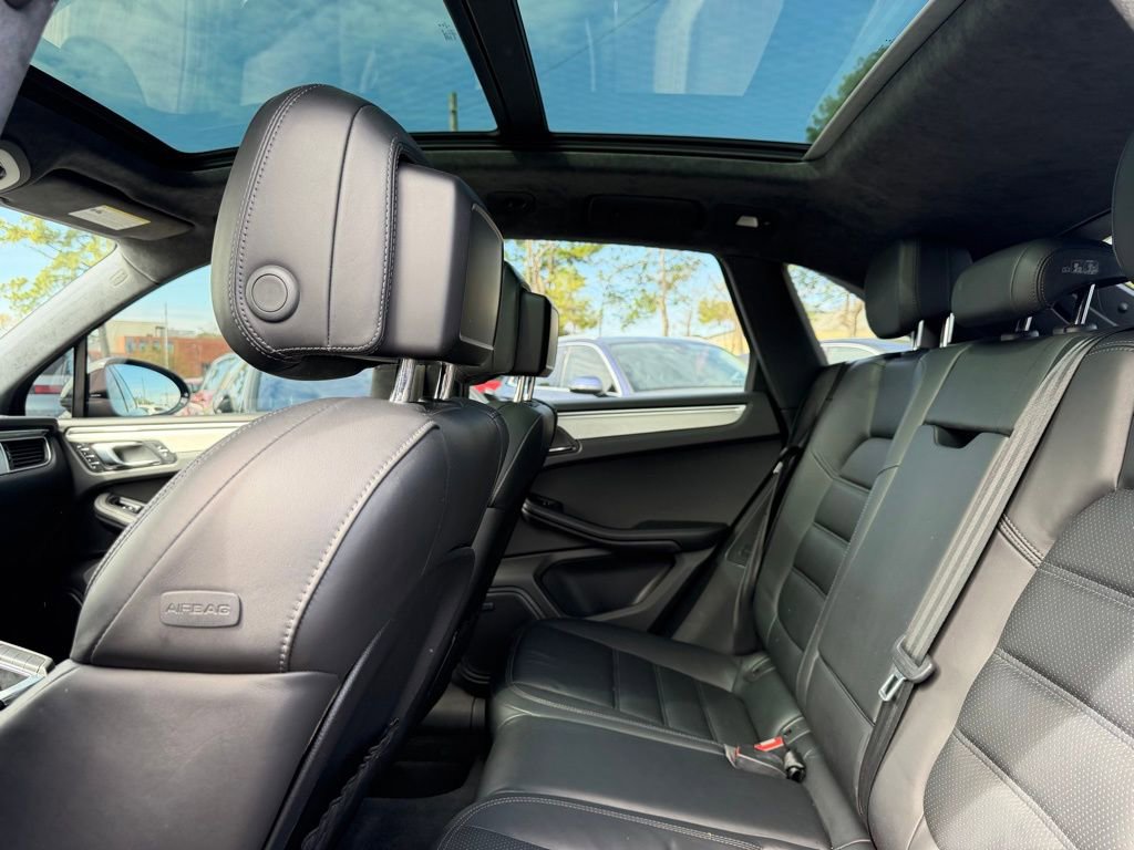 Used 2016 Porsche Macan Turbo image 25