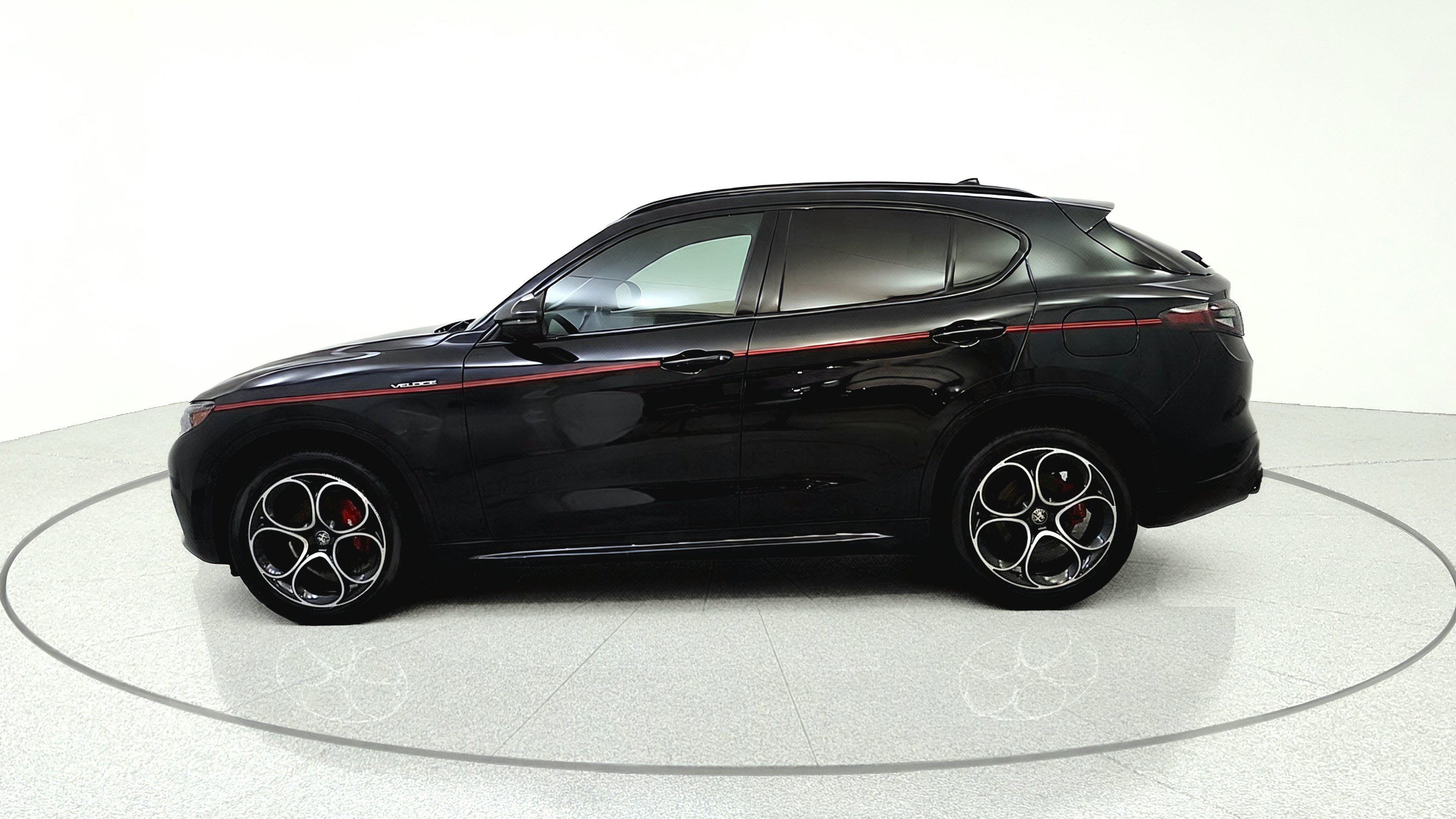 Used 2024 Alfa Romeo Stelvio Veloce AWD/4WD image 4