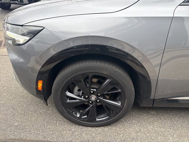 Used 2022 Buick Envision Essence w/ Sport Touring Package image 4