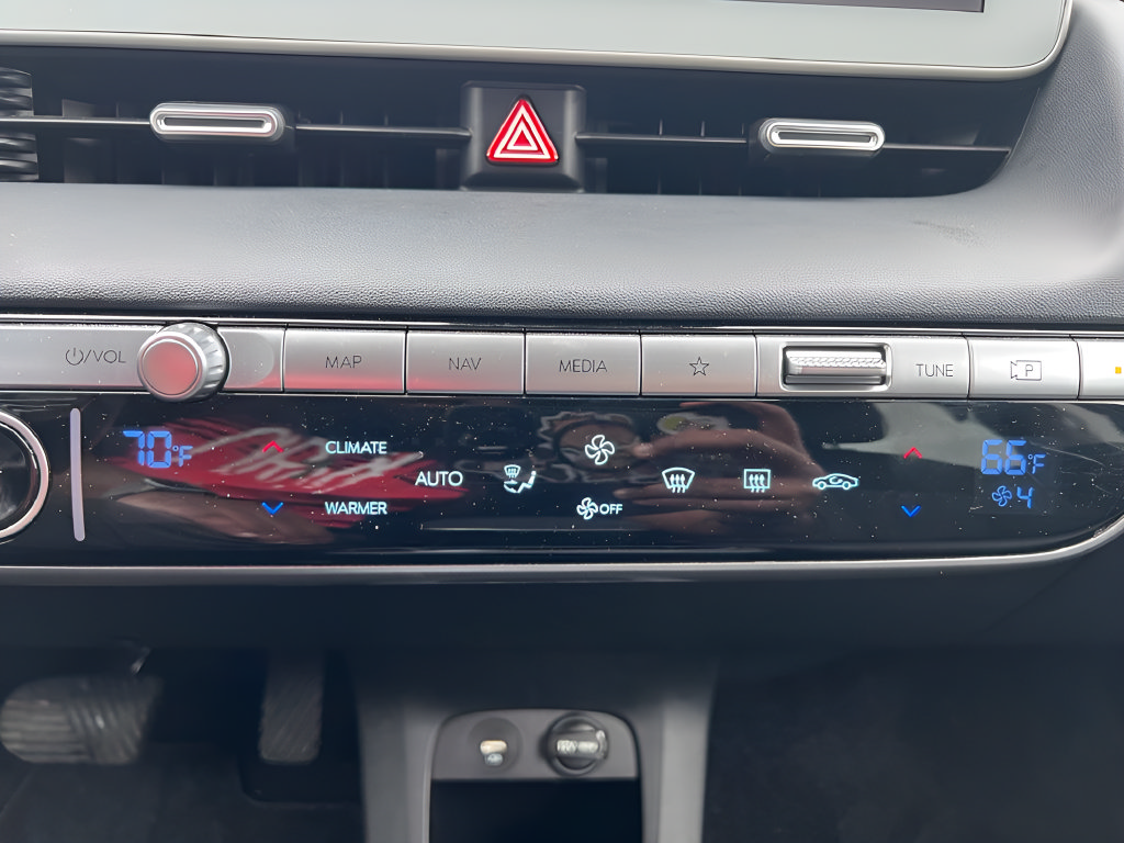 Certified 2024 Hyundai Ioniq 5 SEL AWD/4WD image 28