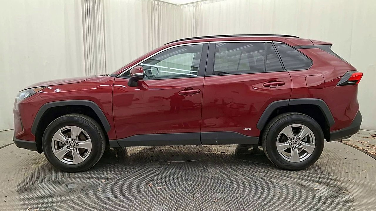 Certified 2022 Toyota RAV4 LE image 3