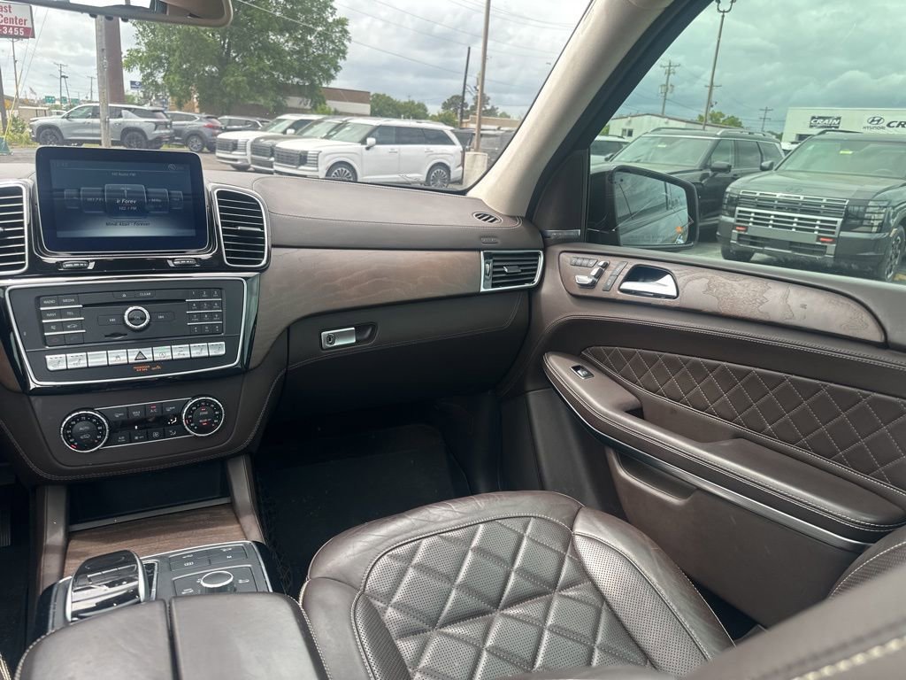 Used 2017 Mercedes-Benz GLS 550 4MATIC image 21