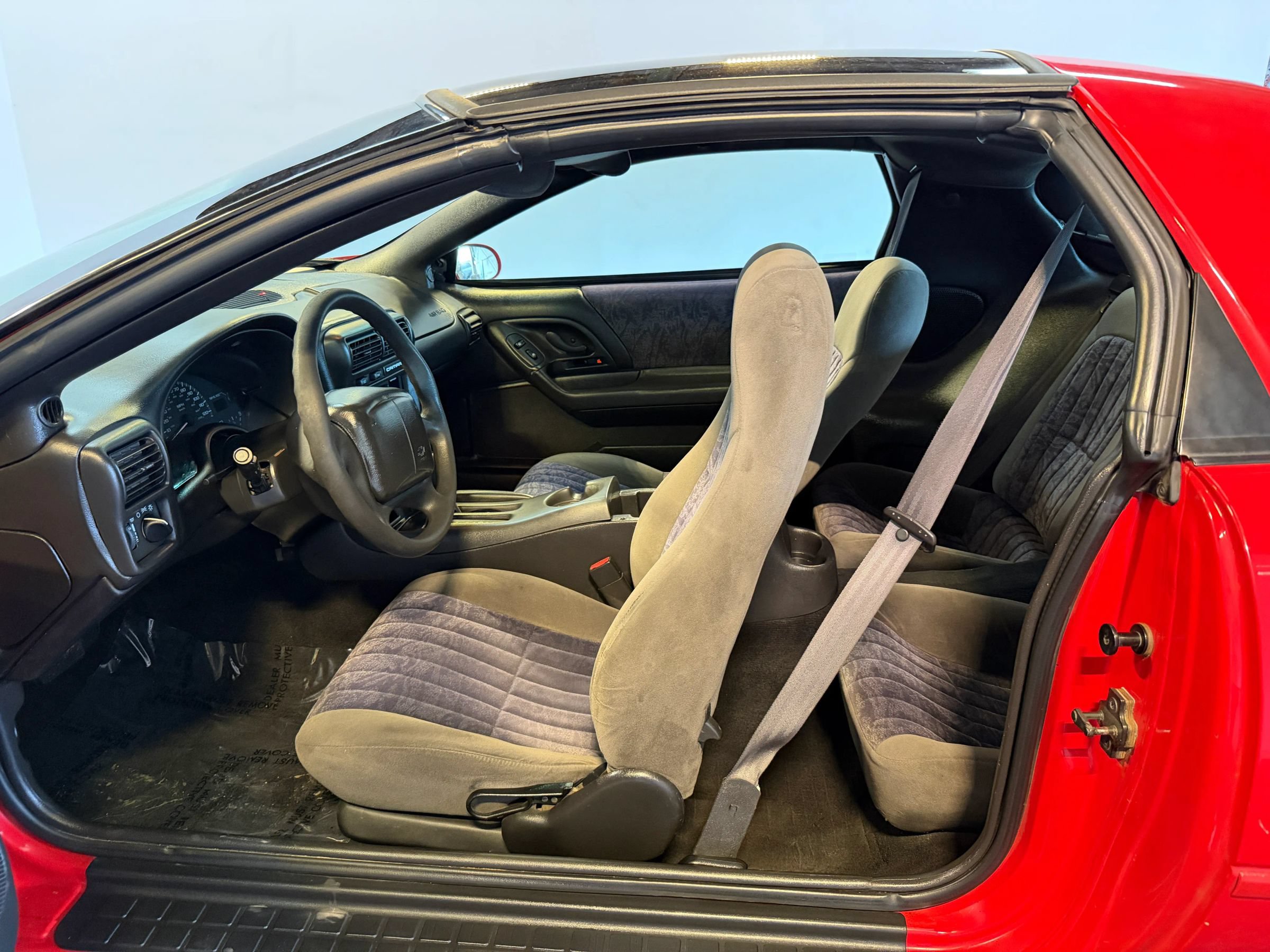 Used 2001 Chevrolet Camaro LT w/ Preferred Equipment Group 1 RWD image 8