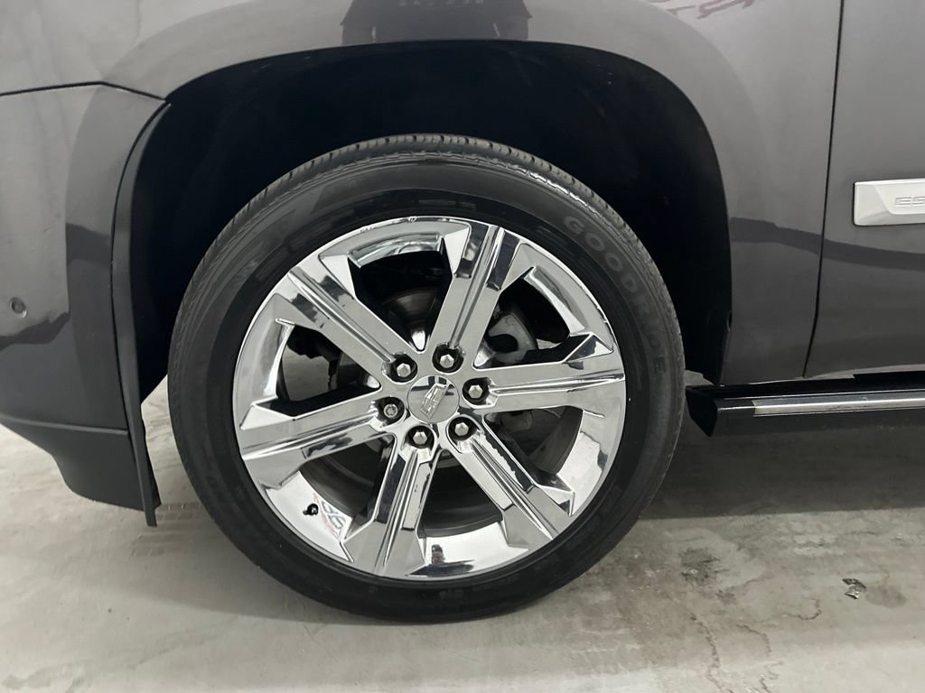 Used 2018 Cadillac Escalade ESV Premium Luxury RWD image 68