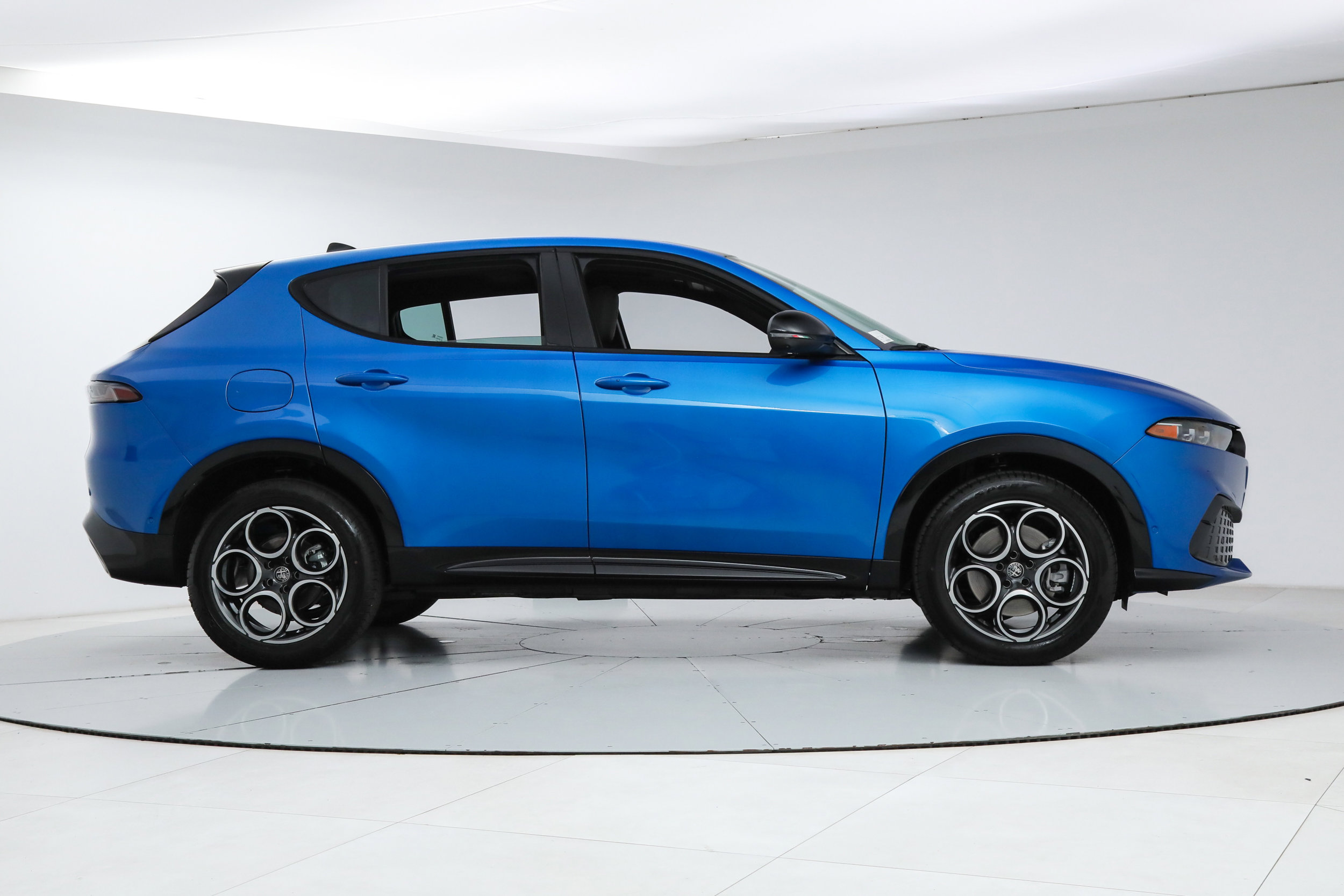 New 2026 Alfa Romeo Tonale Sprint w/ Black Premium Package image 6