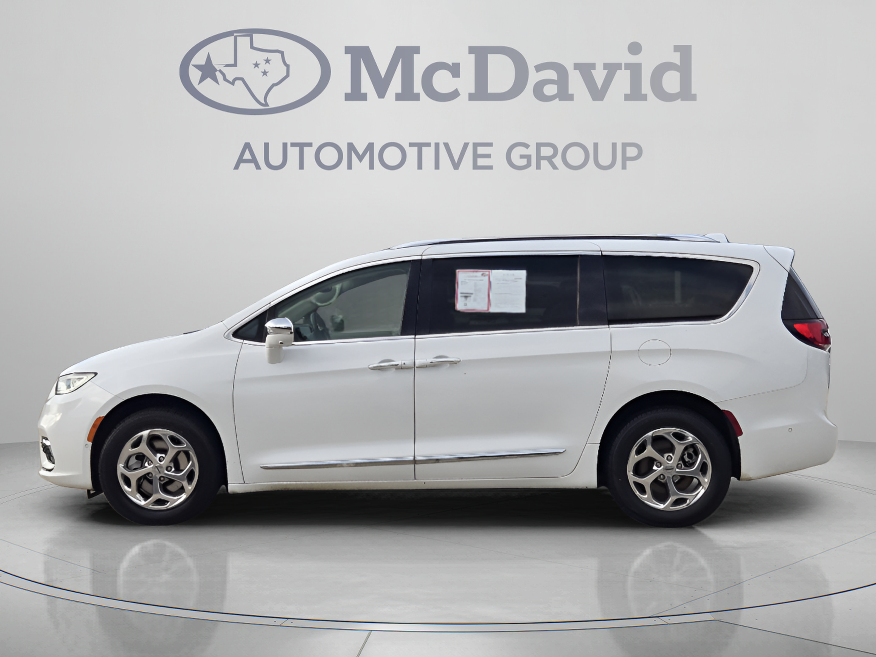 Used 2021 Chrysler Pacifica Limited w/ Premium & Safety Sphere Group AWD/4WD image 2